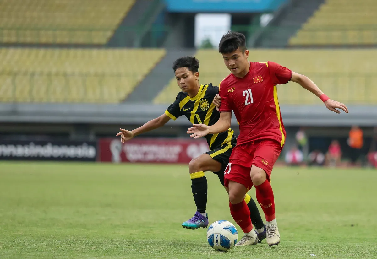 Thua đậm U19 Malaysia, U19 Việt Nam mất vé vào chung kết U19 Đông Nam Á 2022 - Ảnh 7. Thua đậm U19 Malaysia, U19 Việt Nam mất vé vào chung kết U19 Đông Nam Á 2022 - Ảnh 7.