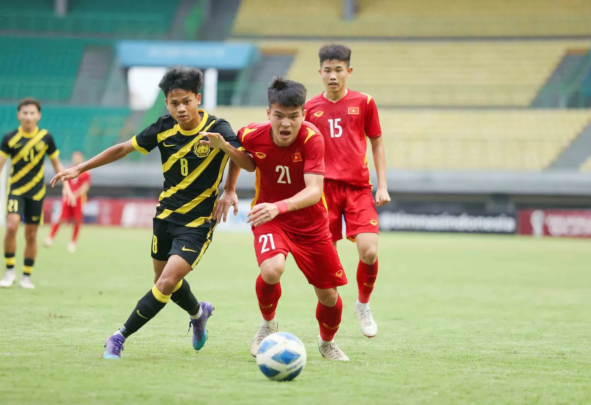 Thua đậm U19 Malaysia, U19 Việt Nam mất vé vào chung kết U19 Đông Nam Á 2022 - Ảnh 8. Thua đậm U19 Malaysia, U19 Việt Nam mất vé vào chung kết U19 Đông Nam Á 2022 - Ảnh 8.