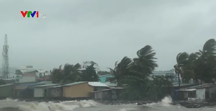 Giảm 20% gi&aacute; ph&ograve;ng cho du kh&aacute;ch bị kẹt lại Ph&uacute; Quốc do thời tiết xấu - Ảnh 1.