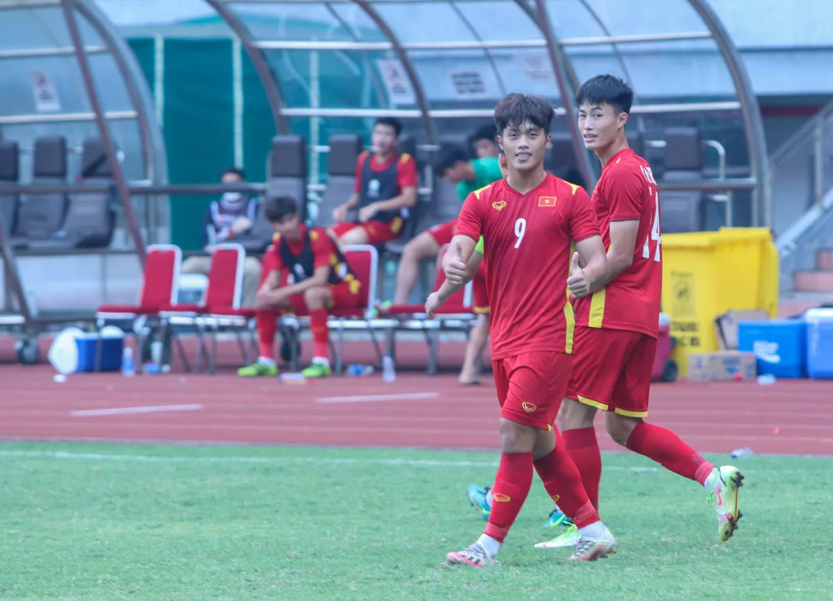HLV Đinh Thế Nam: “Các cầu thủ đã thể hiện được sự quyết tâm và tự tin” - Ảnh 1. HLV Đinh Thế Nam: “Các cầu thủ đã thể hiện được sự quyết tâm và tự tin” - Ảnh 1.