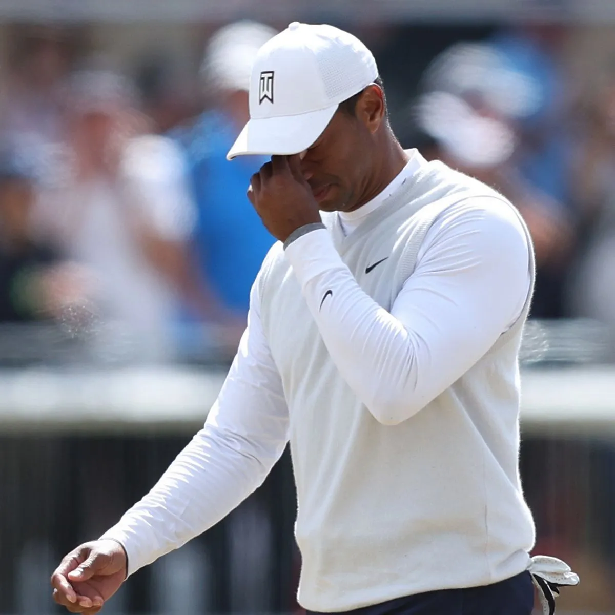 Tiger Woods chia tay The Open Championship trong nước mắt - Ảnh 1. Tiger Woods chia tay The Open Championship trong nước mắt - Ảnh 1.