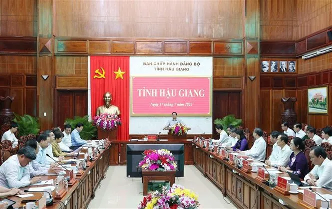 Hậu Giang cần tích cực tháo gỡ nút thắt về kết cấu hạ tầng - Ảnh 2.
