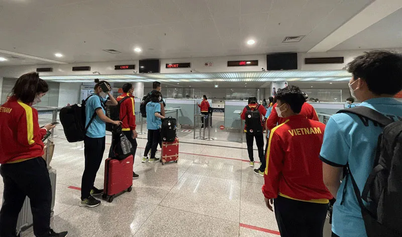 ĐT nữ Việt Nam đã về nước sau hành trình tại giải bóng đá nữ vô địch Đông Nam Á 2022 - Ảnh 1. ĐT nữ Việt Nam đã về nước sau hành trình tại giải bóng đá nữ vô địch Đông Nam Á 2022 - Ảnh 1.