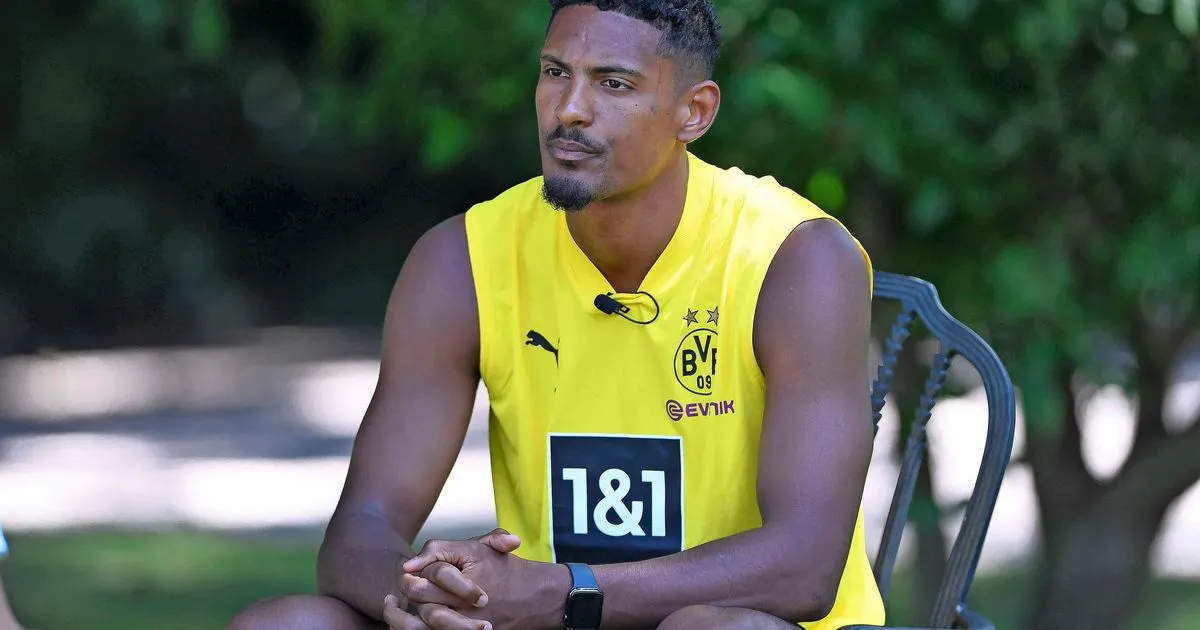 Ng&ocirc;i sao Dortmund Sebastien Haller mắc ung thư - Ảnh 1.