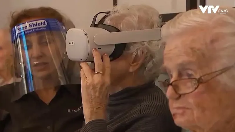 Thực tế ảo hỗ trợ người cao tuổi bị suy giảm tr&iacute; nhớ - Ảnh 1.