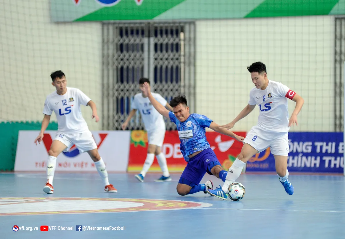 Vòng 8 Giải futsal VĐQG 2022 (ngày 1/7): Thái Sơn Bắc bị chia điểm, Sahako lấy lại ngôi đầu - Ảnh 1. Vòng 8 Giải futsal VĐQG 2022 (ngày 1/7): Thái Sơn Bắc bị chia điểm, Sahako lấy lại ngôi đầu - Ảnh 1.