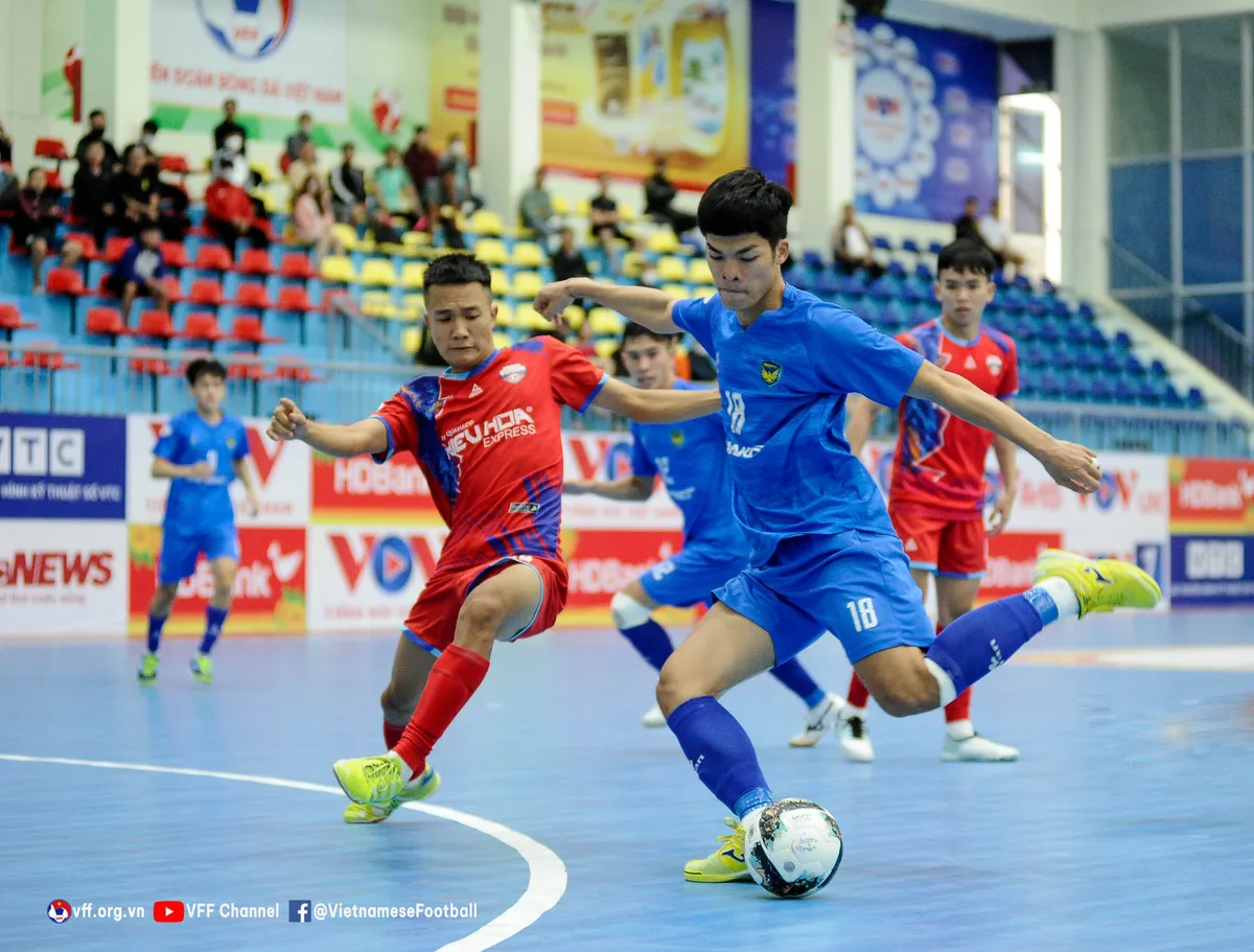 Vòng 8 Giải futsal VĐQG 2022 (ngày 1/7): Thái Sơn Bắc bị chia điểm, Sahako lấy lại ngôi đầu - Ảnh 2. Vòng 8 Giải futsal VĐQG 2022 (ngày 1/7): Thái Sơn Bắc bị chia điểm, Sahako lấy lại ngôi đầu - Ảnh 2.