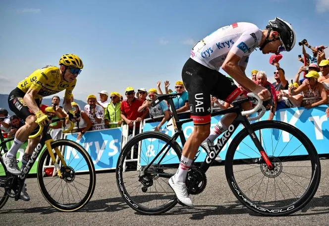 Tadej Pogacar lần thứ 3 giành chiến thắng chặng tại Tour de France - Ảnh 1. Tadej Pogacar lần thứ 3 giành chiến thắng chặng tại Tour de France - Ảnh 1.