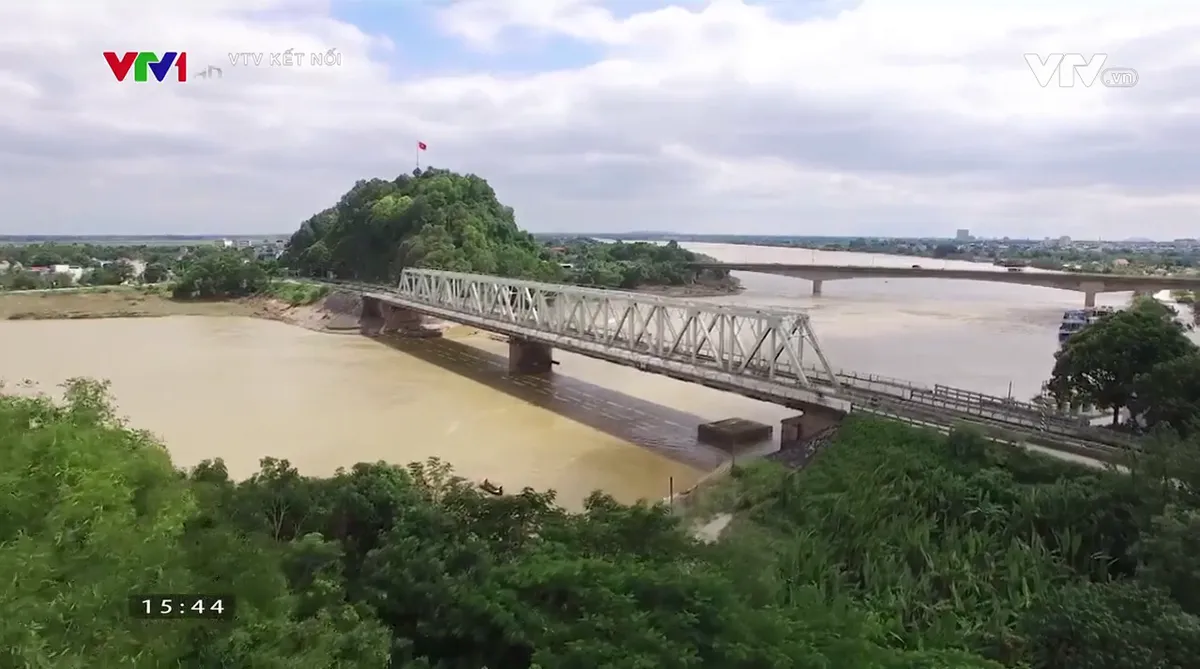 Phim tài liệu Bản tình ca Hàm Rồng: Đôi vợ chồng cựu chiến binh chiến đấu bảo vệ cầu Hàm Rồng - Ảnh 7.