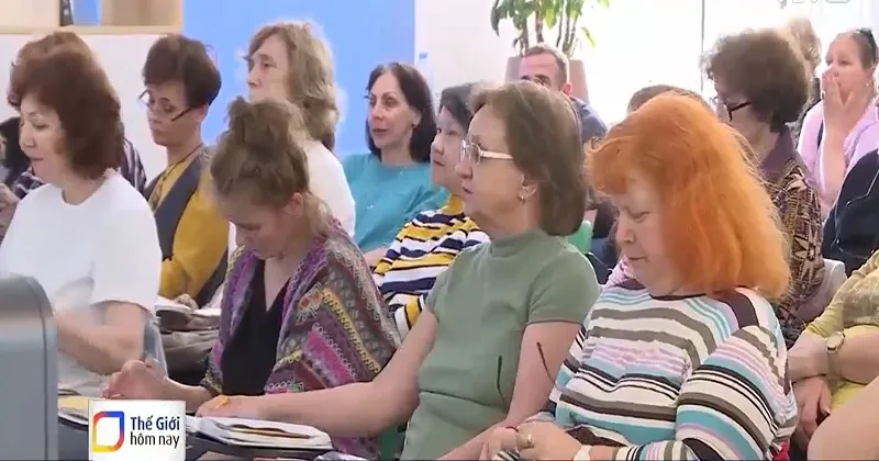 Dịch vụ &lsquo;B&agrave; ngoại theo giờ&rsquo; đắt kh&aacute;ch ở Nga - Ảnh 1.