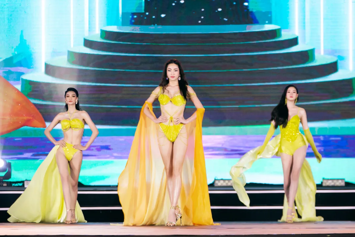 Top 3 Miss World Vietnam 2019 trình diễn bikini cực gắt cùng 38 thí sinh - Ảnh 1.