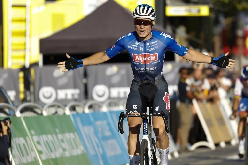 Jonas Vingegaard trở thành nhà tân vô địch của Tour de France - Ảnh 1. Jonas Vingegaard trở thành nhà tân vô địch của Tour de France - Ảnh 1.