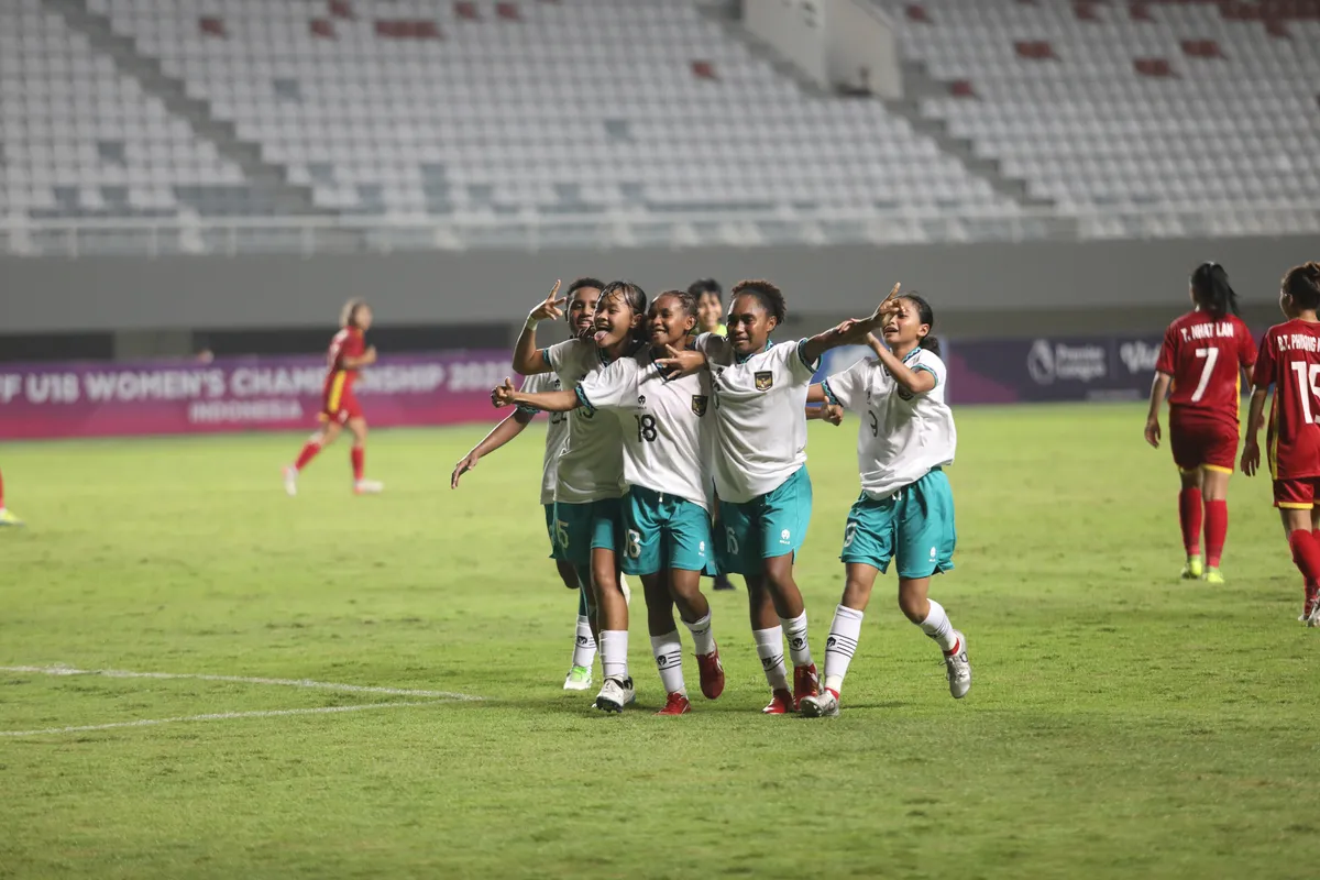 ĐT nữ U18 Việt Nam giành 3 điểm trước chủ nhà Indonesia - Ảnh 1. ĐT nữ U18 Việt Nam giành 3 điểm trước chủ nhà Indonesia - Ảnh 1.