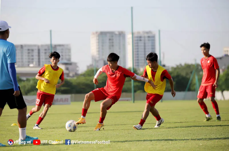 HLV Đinh Thế Nam hi vọng U20 Việt Nam sẽ được cải thiện về tâm lý và bản lĩnh thi đấu - Ảnh 10. HLV Đinh Thế Nam hi vọng U20 Việt Nam sẽ được cải thiện về tâm lý và bản lĩnh thi đấu - Ảnh 10.