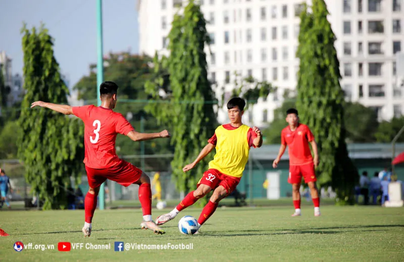 HLV Đinh Thế Nam hi vọng U20 Việt Nam sẽ được cải thiện về tâm lý và bản lĩnh thi đấu - Ảnh 11. HLV Đinh Thế Nam hi vọng U20 Việt Nam sẽ được cải thiện về tâm lý và bản lĩnh thi đấu - Ảnh 11.