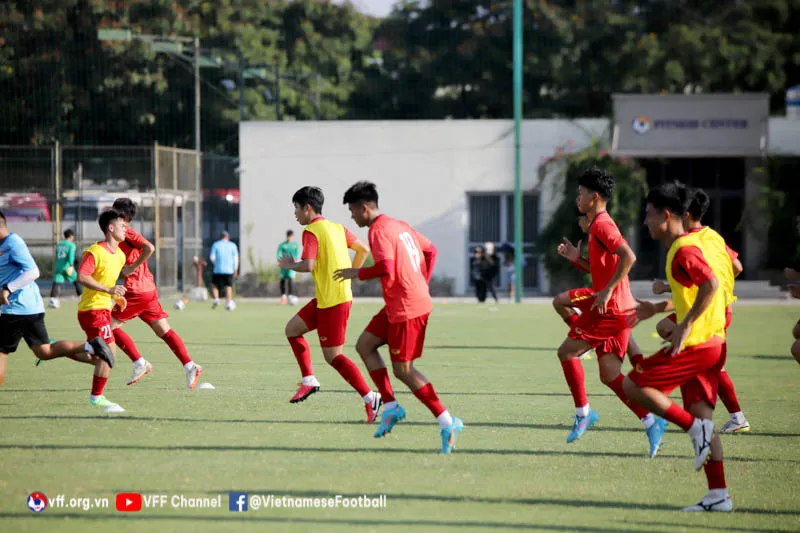 HLV Đinh Thế Nam hi vọng U20 Việt Nam sẽ được cải thiện về tâm lý và bản lĩnh thi đấu - Ảnh 4. HLV Đinh Thế Nam hi vọng U20 Việt Nam sẽ được cải thiện về tâm lý và bản lĩnh thi đấu - Ảnh 4.