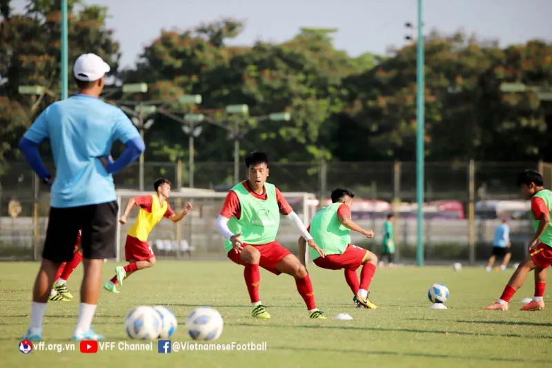 HLV Đinh Thế Nam hi vọng U20 Việt Nam sẽ được cải thiện về tâm lý và bản lĩnh thi đấu - Ảnh 6. HLV Đinh Thế Nam hi vọng U20 Việt Nam sẽ được cải thiện về tâm lý và bản lĩnh thi đấu - Ảnh 6.