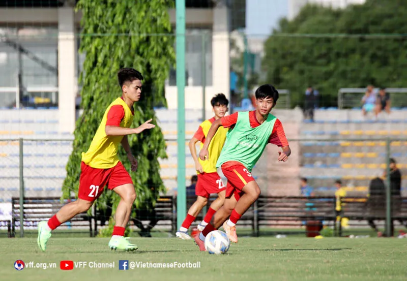 HLV Đinh Thế Nam hi vọng U20 Việt Nam sẽ được cải thiện về tâm lý và bản lĩnh thi đấu - Ảnh 9. HLV Đinh Thế Nam hi vọng U20 Việt Nam sẽ được cải thiện về tâm lý và bản lĩnh thi đấu - Ảnh 9.
