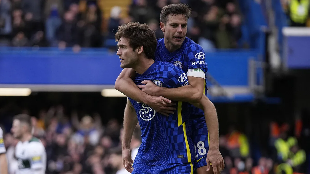 Kounde l&agrave; chưa đủ cho Barcelona: Đội b&oacute;ng xứ Catalan vẫn muốn c&oacute; được Marcos Alonso v&agrave; Azpilicueta - Ảnh 1.