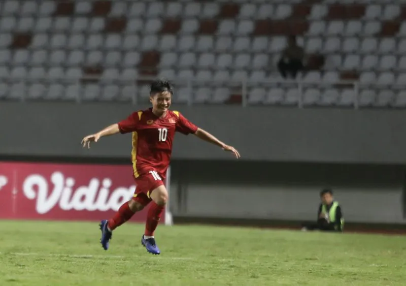 ĐT nữ U18 Việt Nam tập nhẹ sau trận thắng Indonesia - Ảnh 2. ĐT nữ U18 Việt Nam tập nhẹ sau trận thắng Indonesia - Ảnh 2.