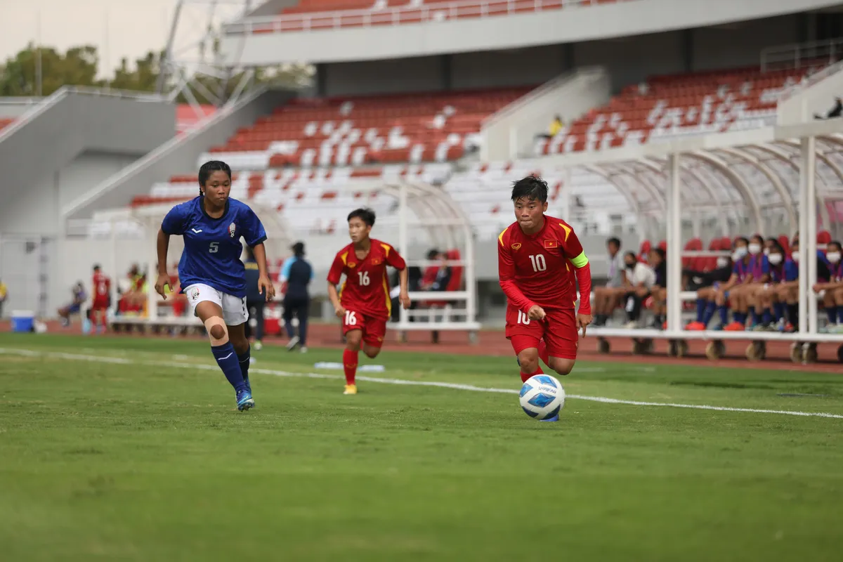 ĐT nữ U18 Việt Nam thắng đậm ĐT nữ U18 Campuchia - Ảnh 1. ĐT nữ U18 Việt Nam thắng đậm ĐT nữ U18 Campuchia - Ảnh 1.