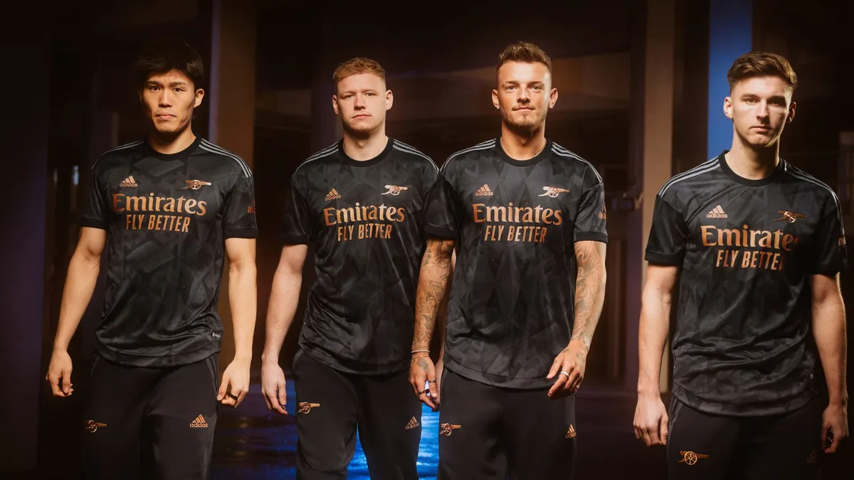 Arsenal ra mắt &aacute;o đấu m&agrave;u hồng phấn - Ảnh 5.