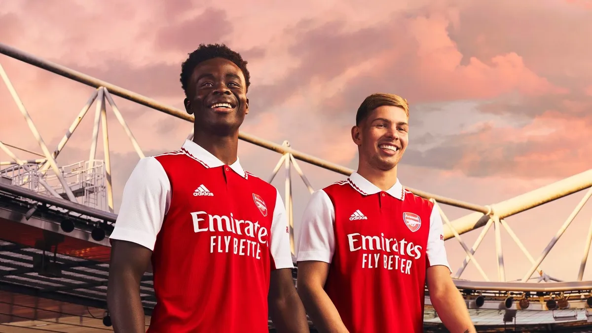 Arsenal ra mắt &aacute;o đấu m&agrave;u hồng phấn - Ảnh 4.