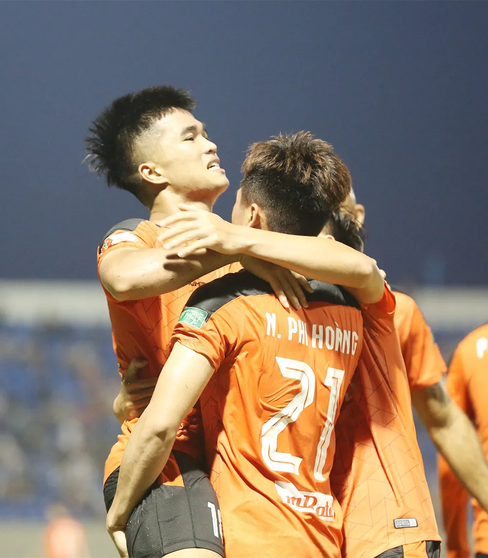 Vòng 10 VĐQG Night Wolf V.League 1-2022: Chùm ảnh SHB Đà Nẵng – Nam Định - Ảnh 13. Vòng 10 VĐQG Night Wolf V.League 1-2022: Chùm ảnh SHB Đà Nẵng – Nam Định - Ảnh 13.