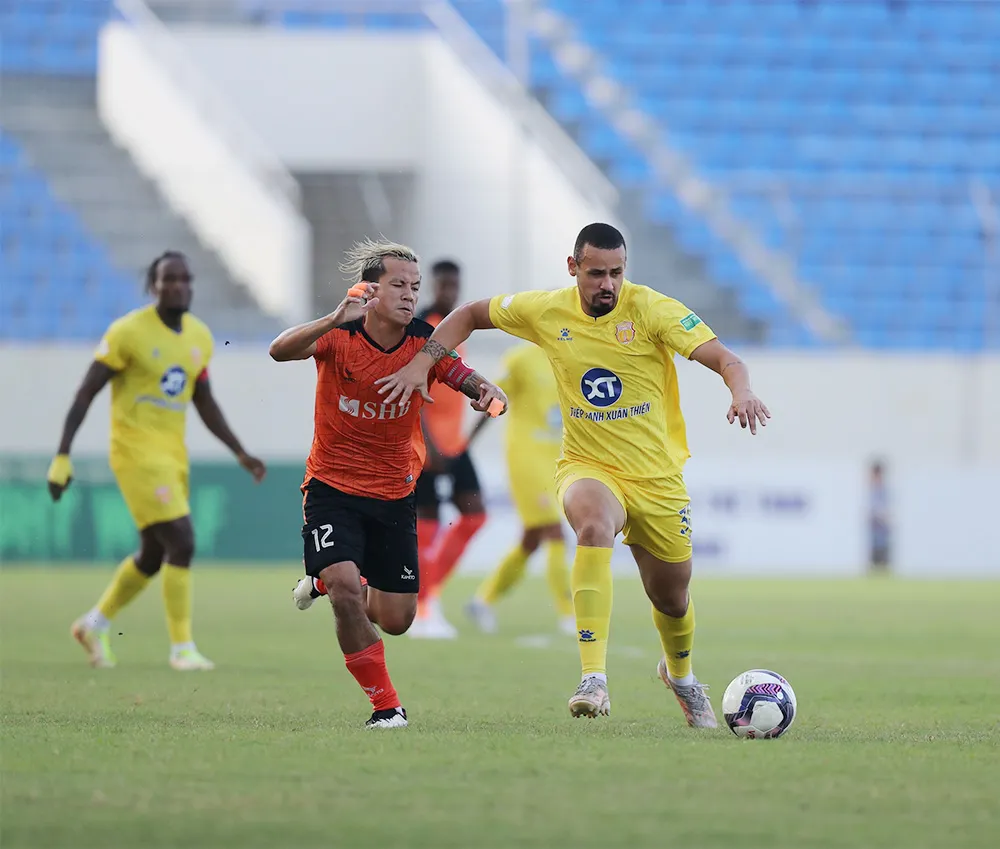 Vòng 10 VĐQG Night Wolf V.League 1-2022: Chùm ảnh SHB Đà Nẵng – Nam Định - Ảnh 6. Vòng 10 VĐQG Night Wolf V.League 1-2022: Chùm ảnh SHB Đà Nẵng – Nam Định - Ảnh 6.