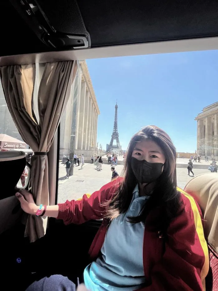 ẢNH | Tuyển thủ nữ Việt Nam tạm biệt tháp Eiffel - Ảnh 4. ẢNH | Tuyển thủ nữ Việt Nam tạm biệt tháp Eiffel - Ảnh 4.