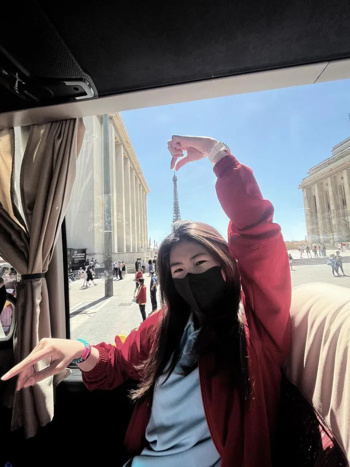 ẢNH | Tuyển thủ nữ Việt Nam tạm biệt tháp Eiffel - Ảnh 5. ẢNH | Tuyển thủ nữ Việt Nam tạm biệt tháp Eiffel - Ảnh 5.