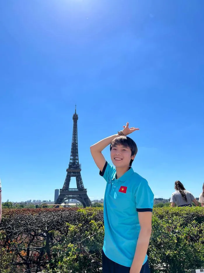 ẢNH | Tuyển thủ nữ Việt Nam tạm biệt tháp Eiffel - Ảnh 6. ẢNH | Tuyển thủ nữ Việt Nam tạm biệt tháp Eiffel - Ảnh 6.