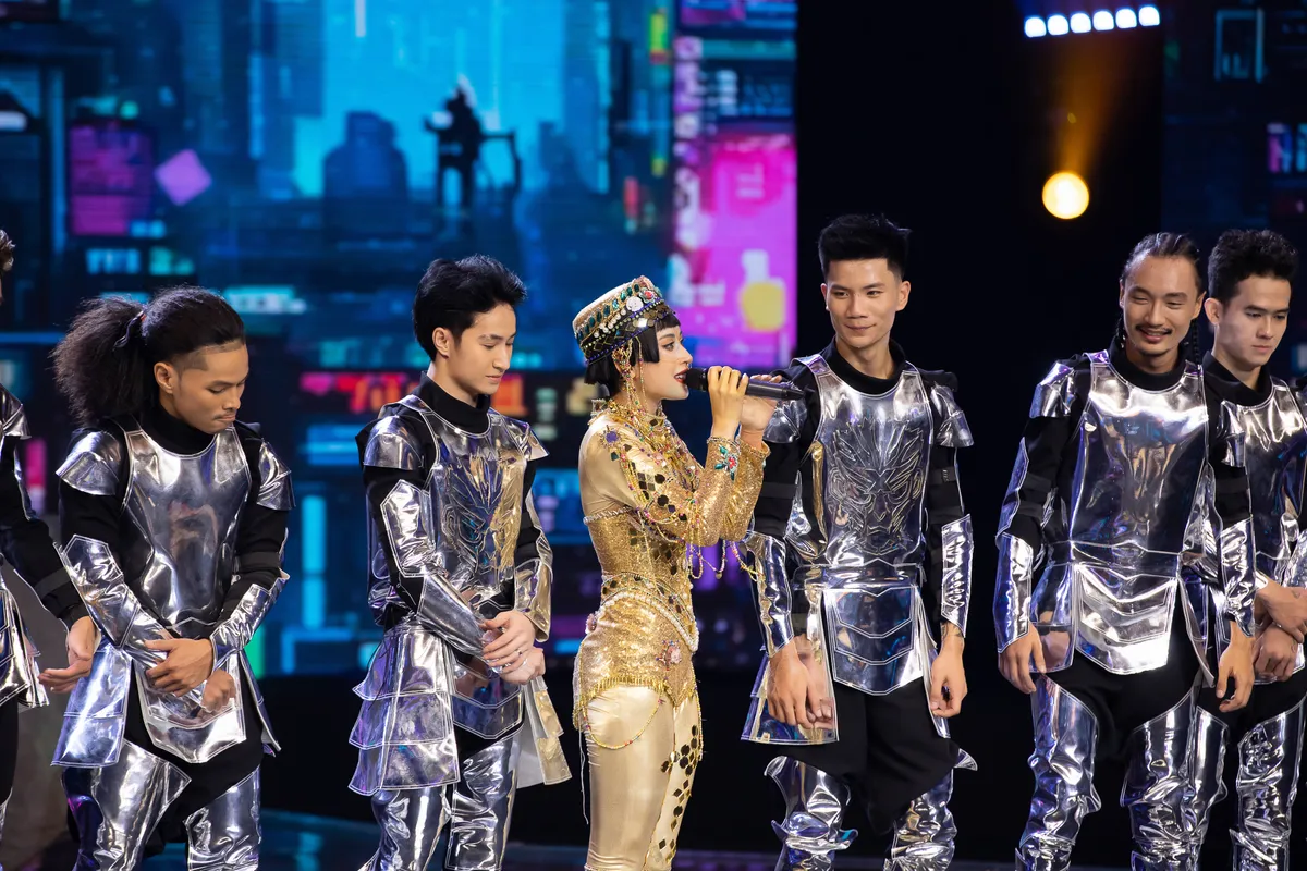 Chi Pu - c&ocirc; n&agrave;ng Siren ma mị, đu d&acirc;y tr&ecirc;n kh&ocirc;ng trung đỉnh cao - Ảnh 5.
