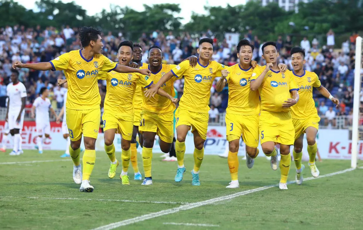 Lịch thi đấu V.League hôm nay (31/7): Đông Á Thanh Hóa - Viettel, CLB Hà Nội - SLNA - Ảnh 1. Lịch thi đấu V.League hôm nay (31/7): Đông Á Thanh Hóa - Viettel, CLB Hà Nội - SLNA - Ảnh 1.