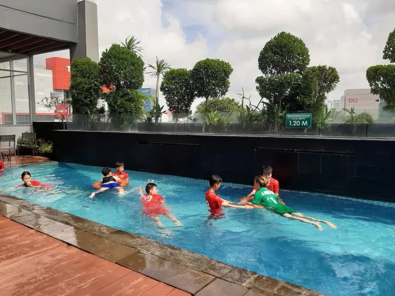 ĐT nữ U18 Việt Nam chia nhóm chuẩn bị cho bán kết - Ảnh 1. ĐT nữ U18 Việt Nam chia nhóm chuẩn bị cho bán kết - Ảnh 1.