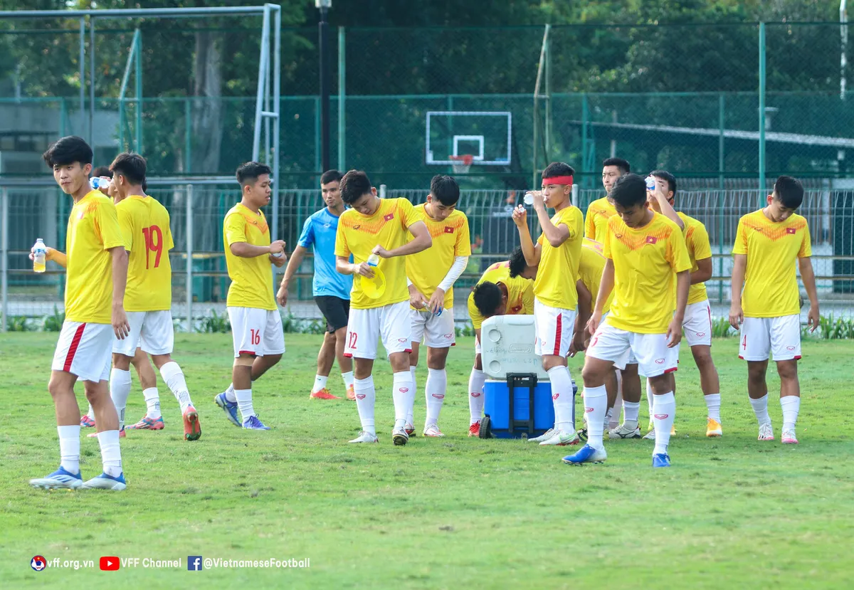 ĐT U19 Việt Nam thoải mái trước trận gặp Brunei - Ảnh 1. ĐT U19 Việt Nam thoải mái trước trận gặp Brunei - Ảnh 1.