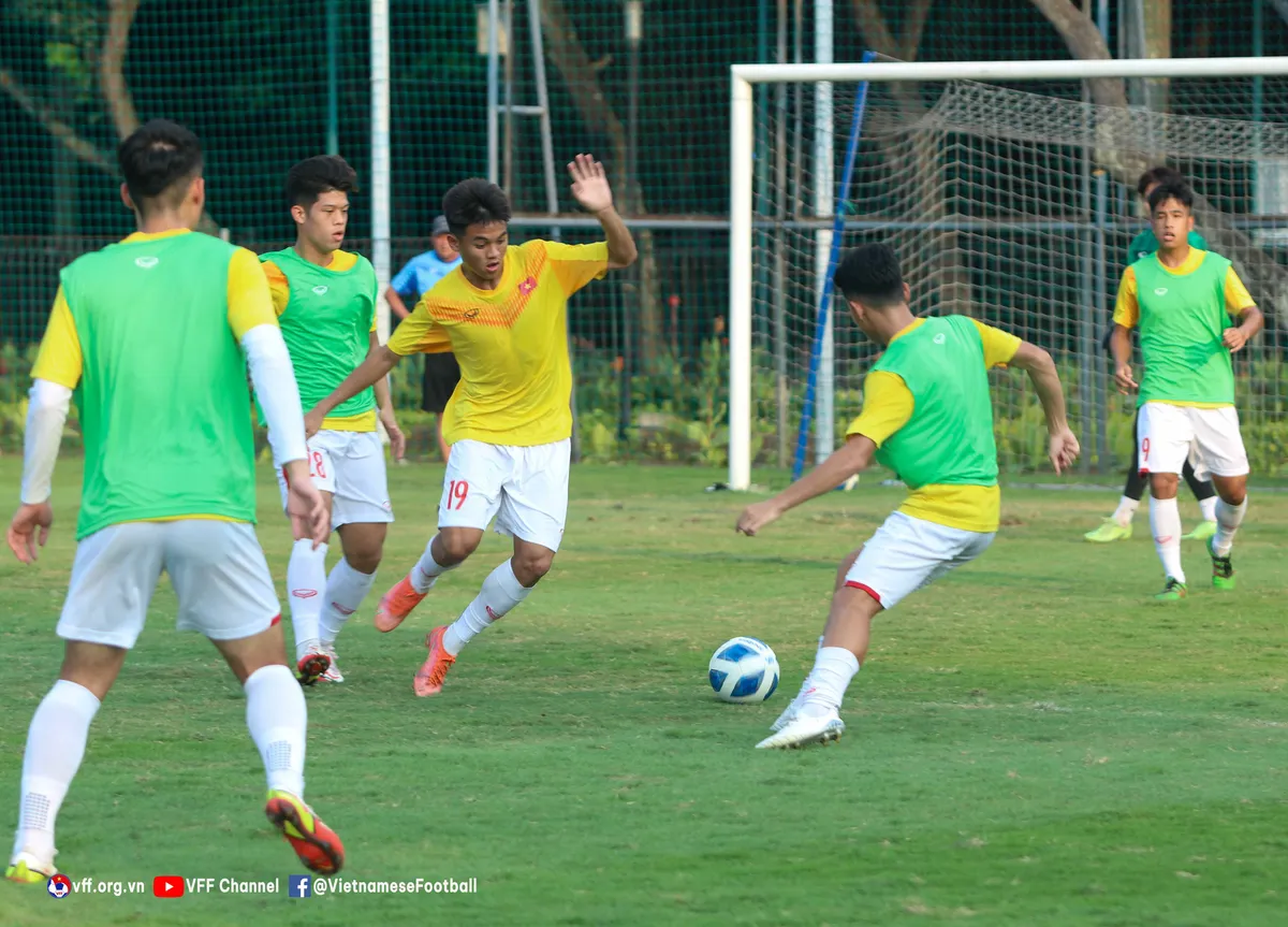 ĐT U19 Việt Nam thoải mái trước trận gặp Brunei - Ảnh 2. ĐT U19 Việt Nam thoải mái trước trận gặp Brunei - Ảnh 2.