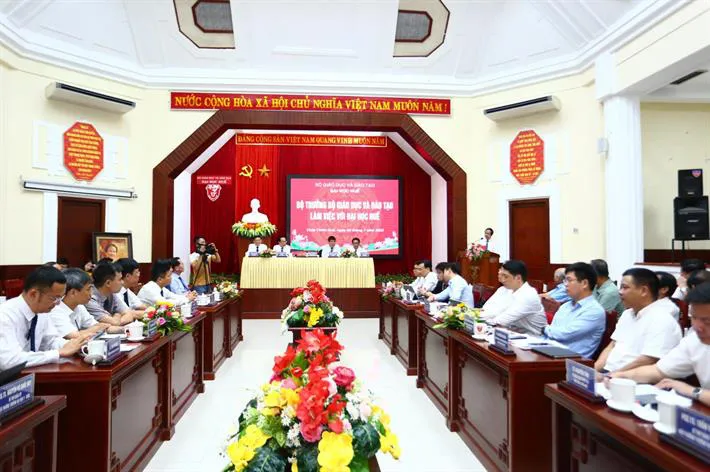 Phát triển Đại học Huế có bản sắc riêng, thế mạnh riêng - Ảnh 1. Phát triển Đại học Huế có bản sắc riêng, thế mạnh riêng - Ảnh 1.