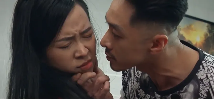 Lối nhỏ vào đời - Tập 20: Thảo dụ người yêu cũ hợp tác lừa ông Hoàng - Ảnh 4. Lối nhỏ vào đời - Tập 20: Thảo dụ người yêu cũ hợp tác lừa ông Hoàng - Ảnh 4.
