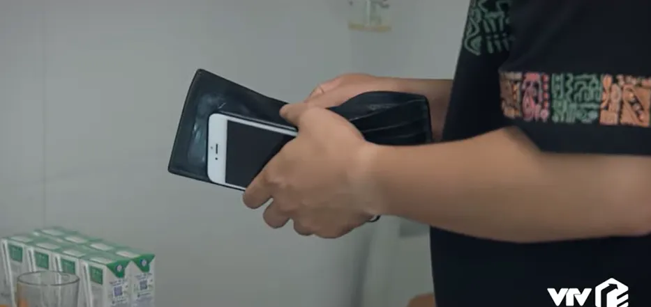 Lối nhỏ vào đời - Tập 20: Bố nhập viện, con trai ông Thành không thôi tìm cách moi tiền - Ảnh 2.