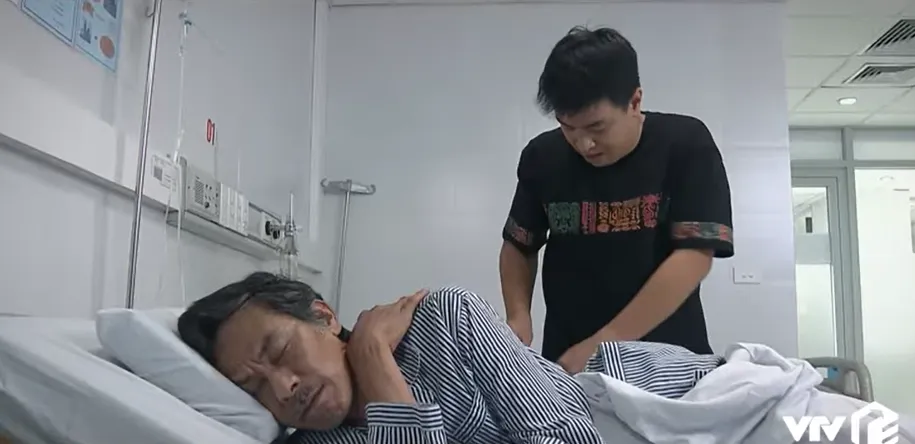 Lối nhỏ vào đời - Tập 20: Bố nhập viện, con trai ông Thành không thôi tìm cách moi tiền - Ảnh 3.