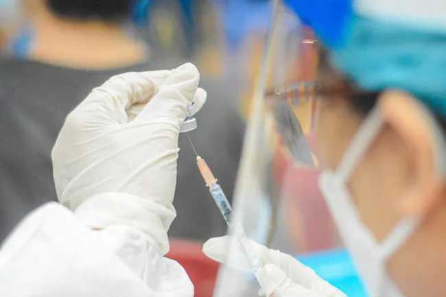 Hơn 1 triệu người dân Tây Nguyên quên tiêm vaccine ngừa COVID-19 nhắc lại - Ảnh 1.