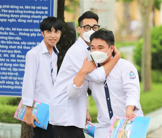 Ng&agrave;y thi thứ 2 kỳ thi tốt nghiệp THPT 2022 tại Ninh B&igrave;nh: An to&agrave;n, đ&uacute;ng quy chế v&agrave; kế hoạch - Ảnh 4.