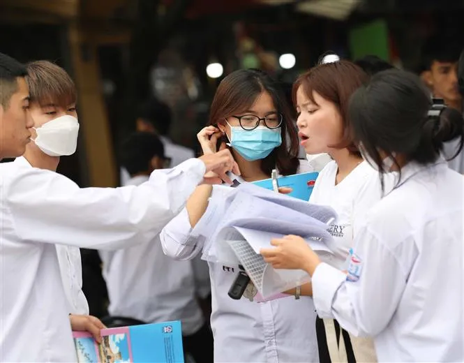 Ng&agrave;y thi thứ 2 kỳ thi tốt nghiệp THPT 2022 tại Ninh B&igrave;nh: An to&agrave;n, đ&uacute;ng quy chế v&agrave; kế hoạch - Ảnh 7.