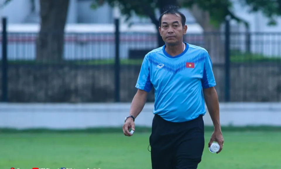 HLV Đinh Thế Nam: ‘Chơi phòng ngự có thể phải trả giá’ - Ảnh 1. HLV Đinh Thế Nam: ‘Chơi phòng ngự có thể phải trả giá’ - Ảnh 1.