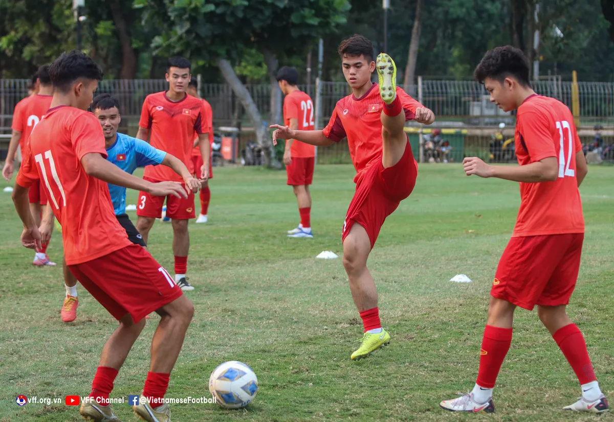 U19 Việt Nam sẵn sàng cho trận gặp U19 Thái Lan - Ảnh 6. U19 Việt Nam sẵn sàng cho trận gặp U19 Thái Lan - Ảnh 6.