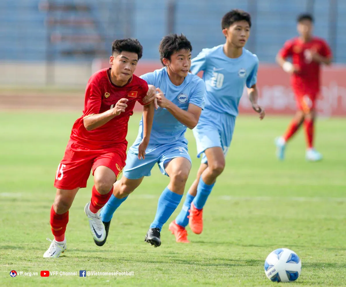 U16 Việt Nam thắng đậm U16 Singapore trong trận ra quân tại giải Đông Nam Á 2022 - Ảnh 3. U16 Việt Nam thắng đậm U16 Singapore trong trận ra quân tại giải Đông Nam Á 2022 - Ảnh 3.