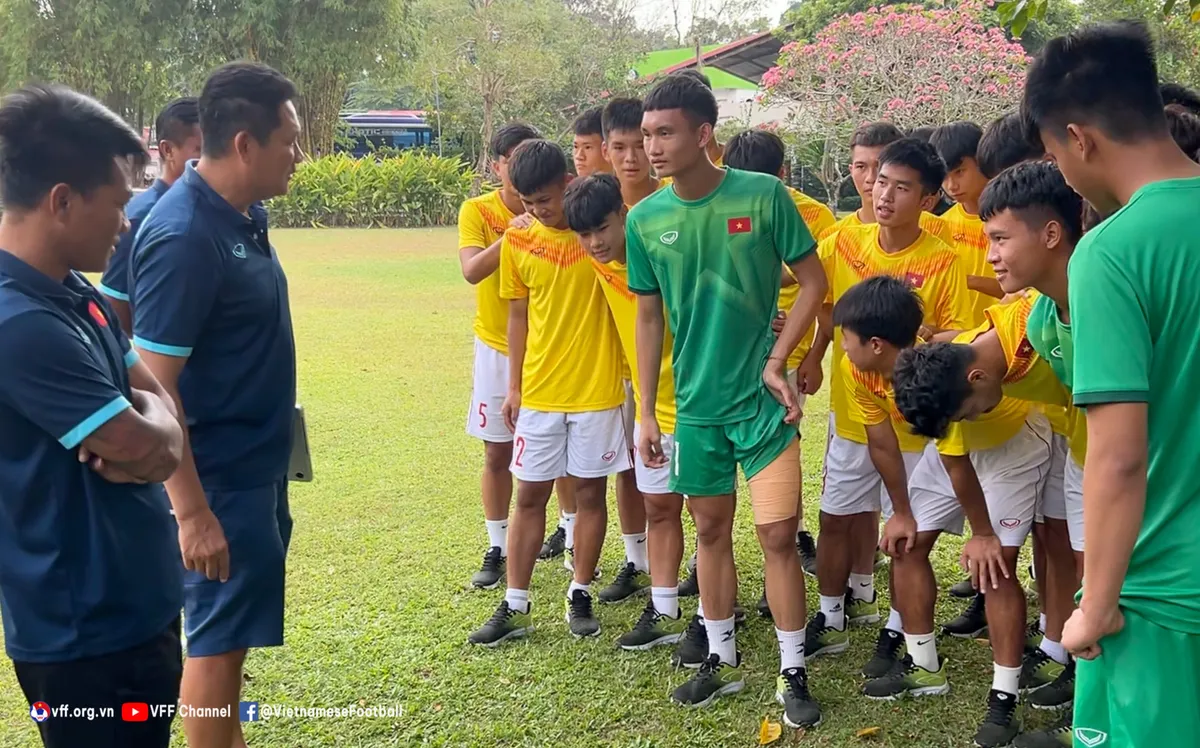 Thủ môn U16 Việt Nam phục hồi thần tốc sau chấn thương trong trận gặp Thái Lan - Ảnh 1. Thủ môn U16 Việt Nam phục hồi thần tốc sau chấn thương trong trận gặp Thái Lan - Ảnh 1.