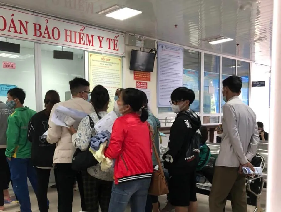 Bắc Giang: Ngăn chặn hiện tượng cò mồi chèo kéo người dân đến khám chữa bệnh  - Ảnh 1.