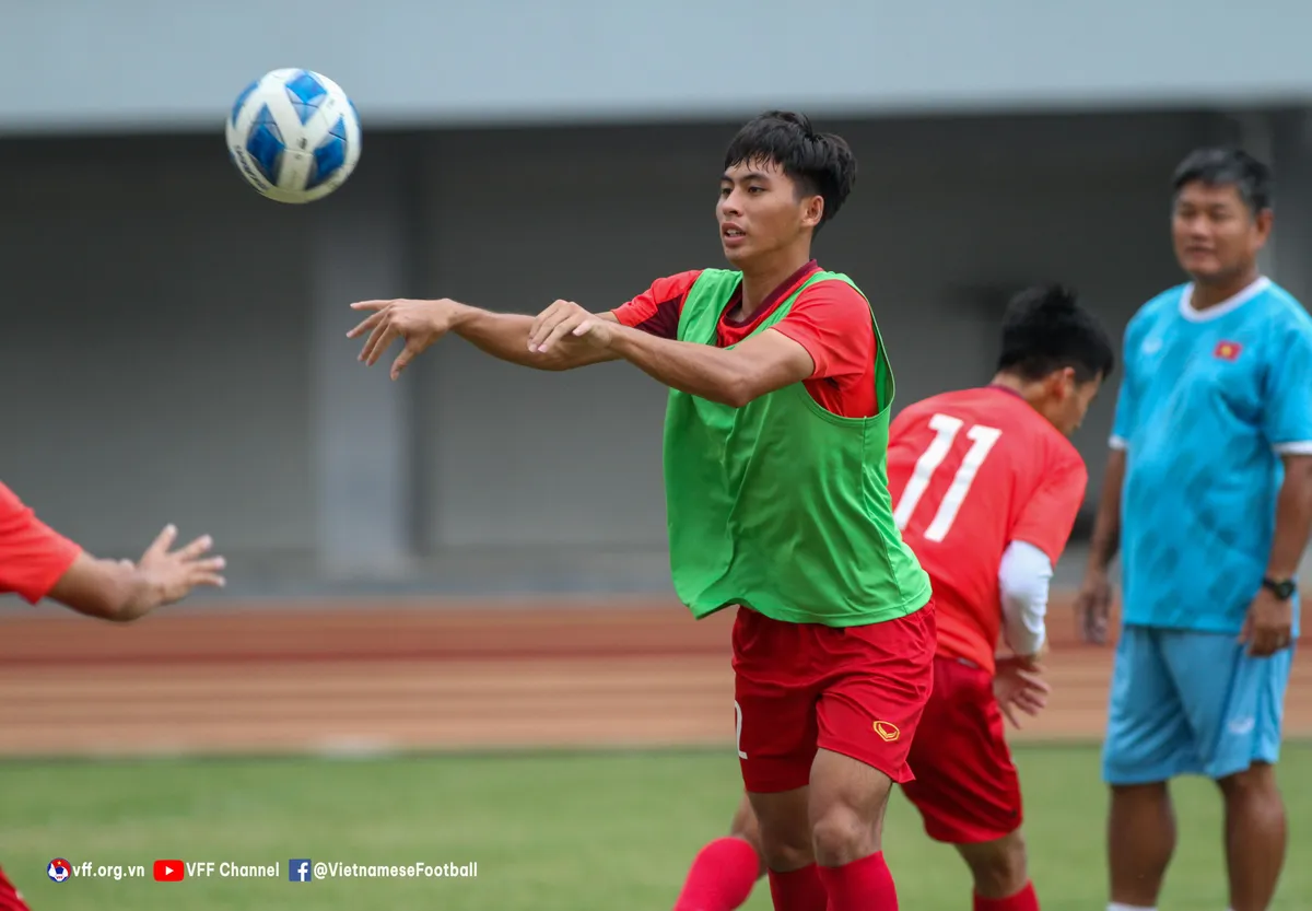 U16 Việt Nam hoàn thành buổi tập cuối cùng trước trận chung kết với U16 Indonesia - Ảnh 4. U16 Việt Nam hoàn thành buổi tập cuối cùng trước trận chung kết với U16 Indonesia - Ảnh 4.